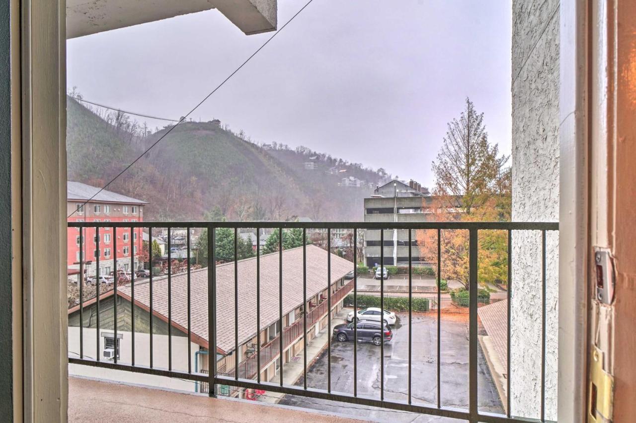 Cozy Downtown Gatlinburg Condo With Pool Access Exterior photo